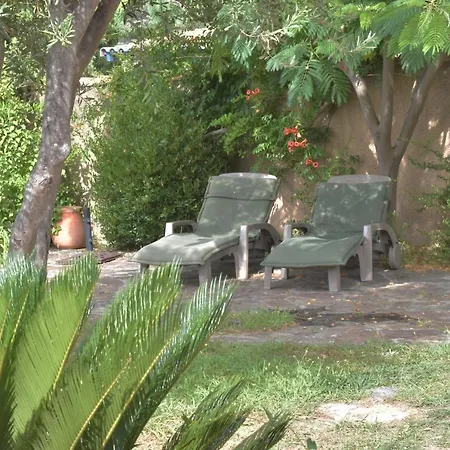 Casa de Férias Petit Mas Au Paradis Avec Piscine Pour 6 Personnes La Londe-les-Maures